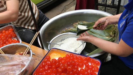 传统节日端午节民俗特色美食手工包粽子4k素材视频