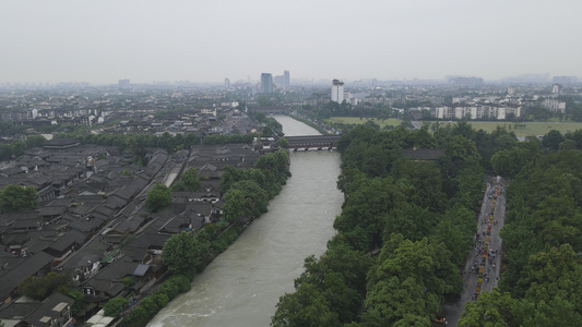 岷江旁的都江堰古建筑群视频