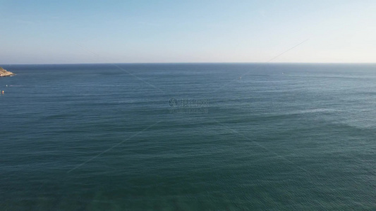 大海海浪沙滩风景航拍视频