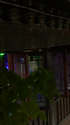 航拍湖南凤凰古城4A级景区古镇老街逛街的游客素材苗寨素材56秒视频