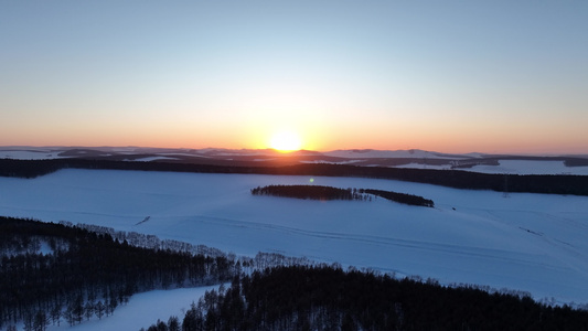 冬季林区山林雪野夕阳视频