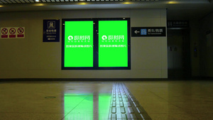 城市公共交通地铁广告牌AE模板4K14秒视频