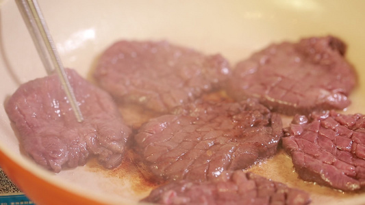 平底锅煎牛肉煎牛排 视频