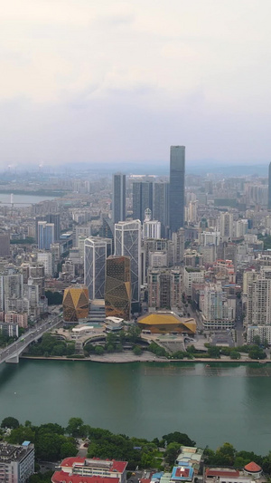 航拍沿江城市广西柳州全景柳州高楼24秒视频