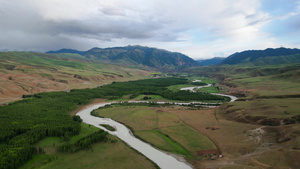 航拍5A喀拉峻景区阔克苏大峡谷景观区九曲十八弯视频60秒视频