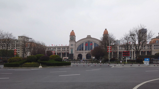 武汉新冠肺炎疫情封闭的汉口火车站视频