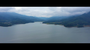 航拍湘西森林湖泊65秒视频