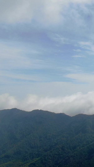 航拍山中云雾自然风光14秒视频