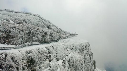 航拍雪景云雾视频