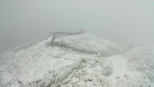 航拍雪景云雾视频