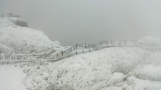 航拍雪景云雾视频