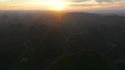 群山日落视频