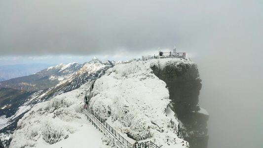 航拍雪景云雾视频