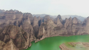 5A景点临夏炳灵寺景区石林航拍37秒视频