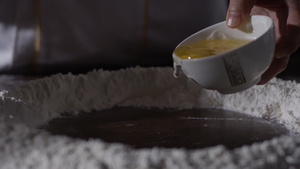 蛋黄面粉4K实拍升格视频86秒视频