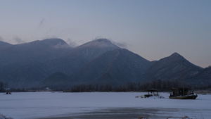 延时摄影冬天雪景湖北5A级旅游景区神农架结冰的大九湖4k素材24秒视频