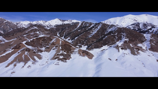 航拍雪山天山视频