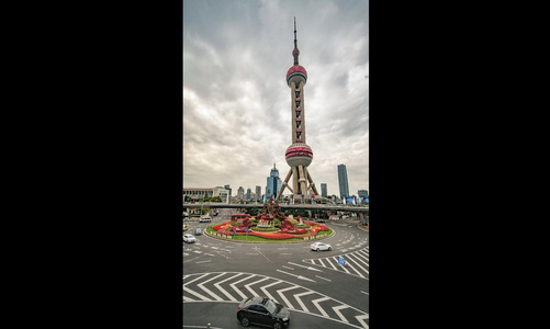 8k上海金融陆家嘴地标中心东方明珠交通竖屏延时视频