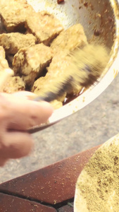 居家生活中式湖南美食小吃油炸臭干子制作过程素材美食素材视频