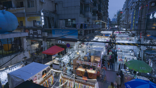 移动延时摄影城市夜景逛街购物人群街景4k素材视频