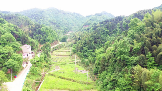 航拍舒城大别山盘山路风景视频