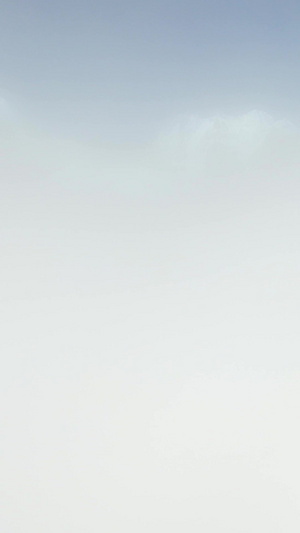 航拍5A四川海螺沟景区云海之上的贡嘎雪山视频自驾旅游68秒视频
