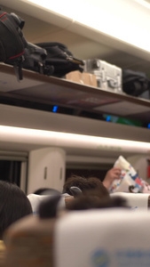 高铁车厢实拍乘务员视频