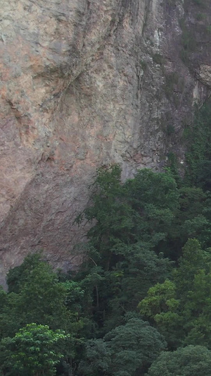 航拍5A雁荡山灵峰景观区太极洞古建筑寺庙视频自然风光48秒视频