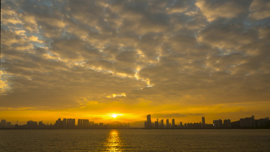 珠海海边眺望晚霞视频