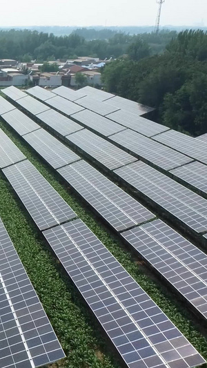太阳能板下种植航拍45秒视频