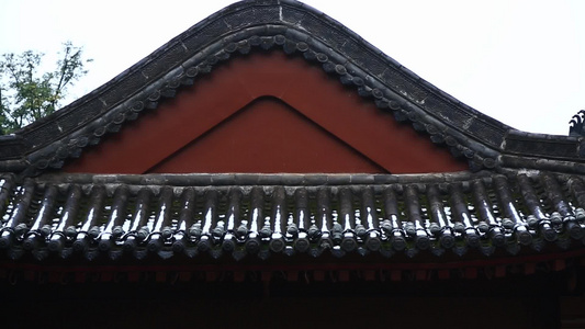 冬天唯美雪景落满雪的古建筑视频