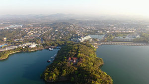 航拍天目湖风景区与天目湖小镇全景视频67秒视频