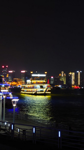 上海十六铺码头隔江相望陆家嘴延时大城市视频