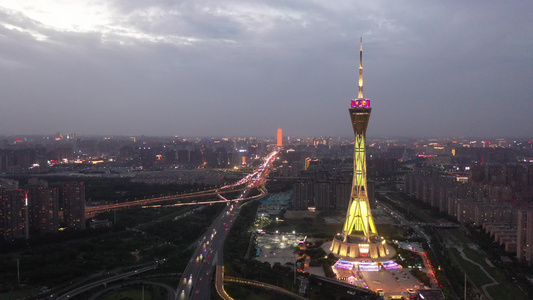 航拍郑州中原福塔夜景灯光秀河南广播电视塔视频