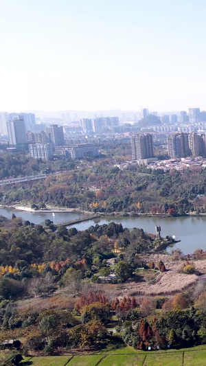 航拍贵阳城市花园观山湖公园市民休闲34秒视频