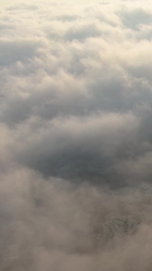 航拍世界文化遗产红河哈尼族日出云海下的梯田风光观光旅游43秒视频