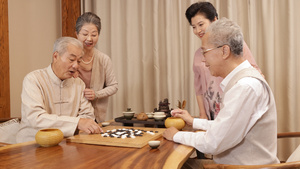 老年棋局对决14秒视频