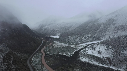 雪山公路航拍视频