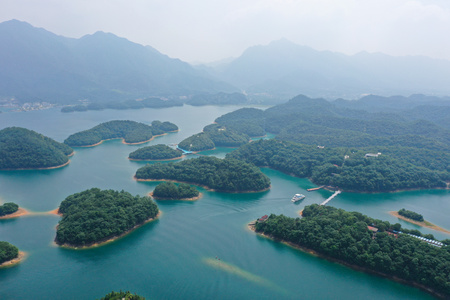 航拍江西九江庐山西海星罗密布的小岛风景视频