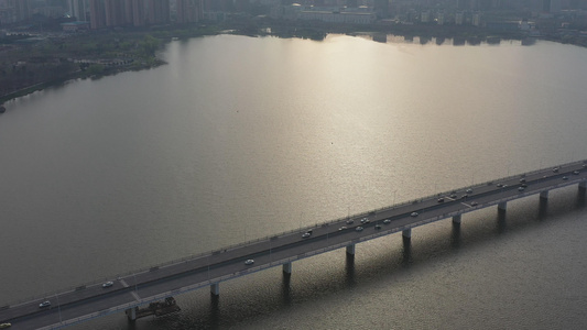 航拍武汉沙湖大桥交通视频