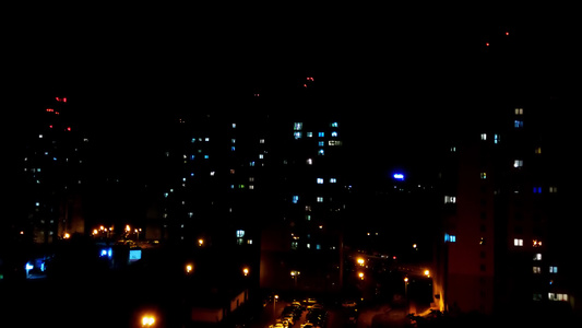 晚上在城市闪电,有选择的焦点视频