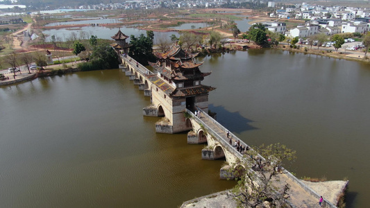航拍历史古建筑云南建水古城十七孔桥视频视频