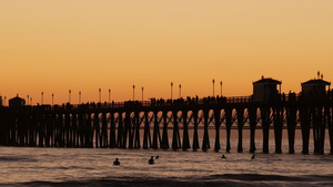 日落时的码头剪影美国加利福尼亚州19秒视频