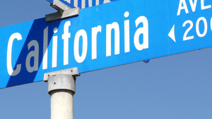 加利福尼亚在十字路口的街道路标12秒视频
