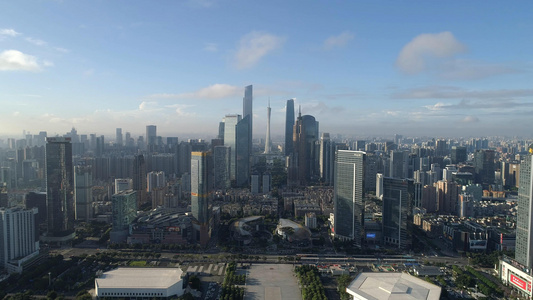 广州珠江新城中轴线蓝天[南北向]视频