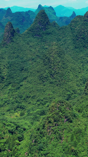 广西喀斯特地貌山景山脉航拍广西桂林62秒视频