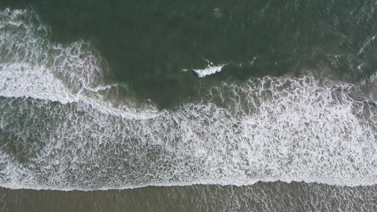 汹涌海浪航拍视频