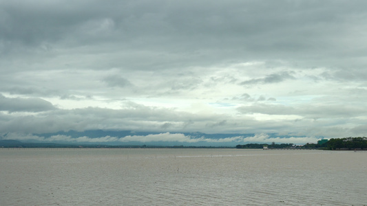 东南亚泰国北部湖泊阴云密布延时4K合集视频