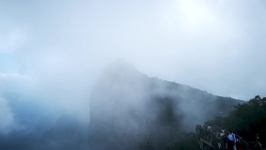 湖南张家界天门山人间仙境延时摄影视频