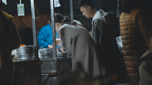 夜色中的夜市生活视频